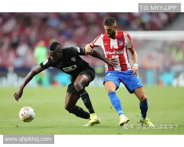 格拉纳达续约主力前锋,西甲降级大战备战新赛季 格拉纳达续约主力前锋,西甲降级大战备战新赛季