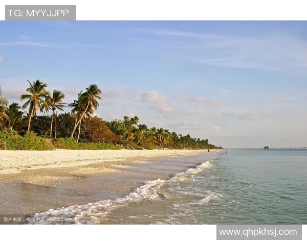 那不勒斯推出夏季海滩活动,吸引当地居民和游客参与